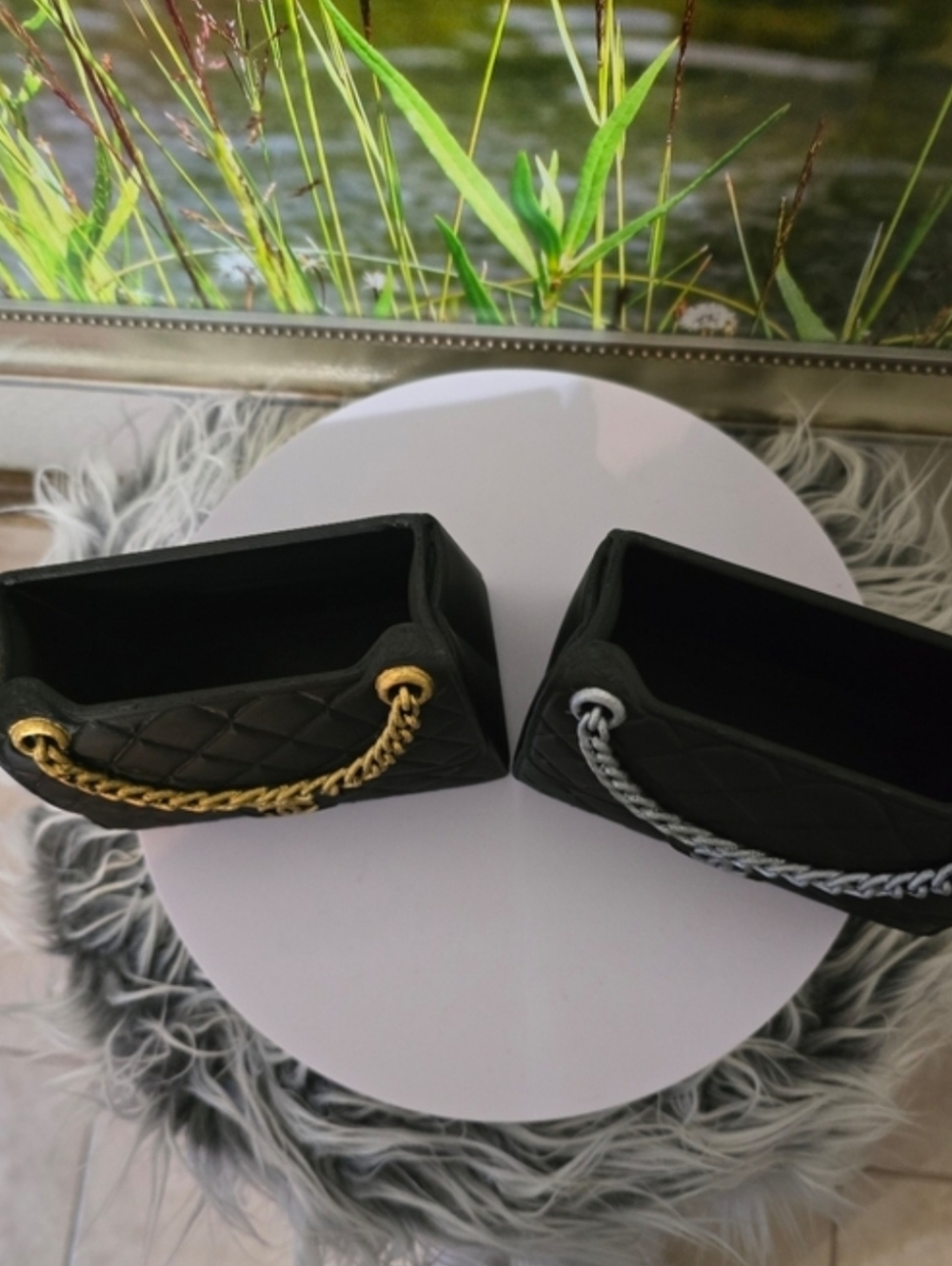 3D Printed Quilted Black Vase Organizer, Gold or Silver Painted Chain - Picture 11 of 12